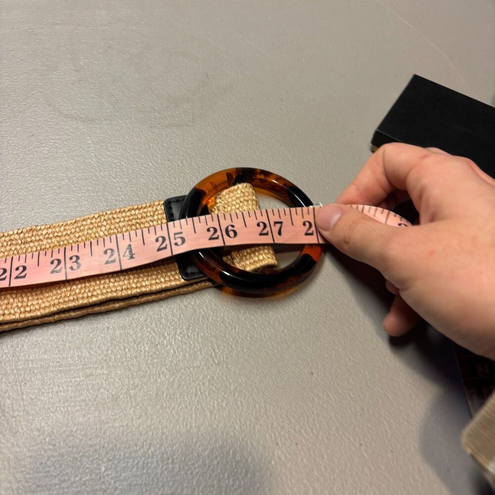 Beige Woven Straw Belt with Tortoiseshell Buckle - Picture 4 of 9